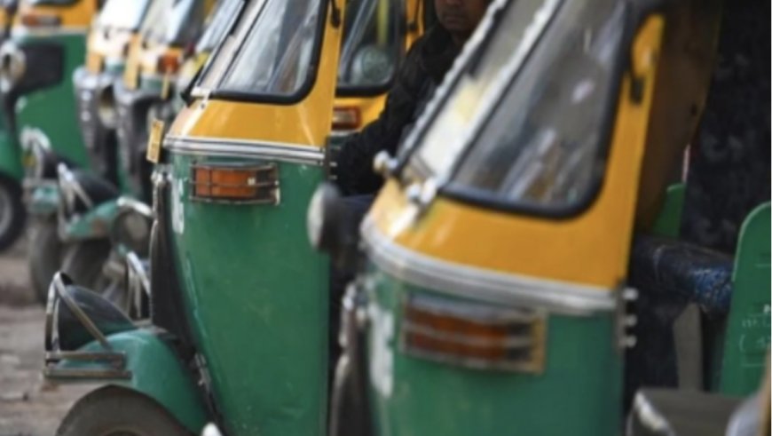 Watch: Bengaluru Auto Driver Breaks Down; Earns Only Rs 40 In 5 Hrs