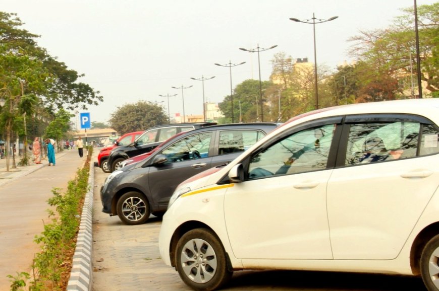 Illegal Parking to be Removed from Janpath near Sahid Nagar for Smooth Transit