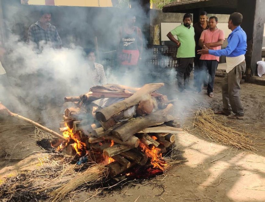 Jayanta Mahaptra’s Mortal Remains Consigned to Flames at Khannagar Cremation Ground